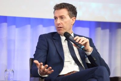 Dr. Florian Dorn, MdB und Mitglied im Verteidigungsausschuss, CDU/CSU-Bundestagsfraktion, in der Podiumsdiskussion