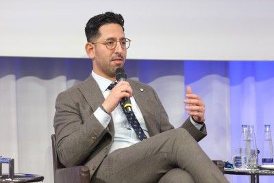 Marc Wietfeld, CEO und Co-Founder, ARX Robotics argumentiert in der Podiumsdiskussion